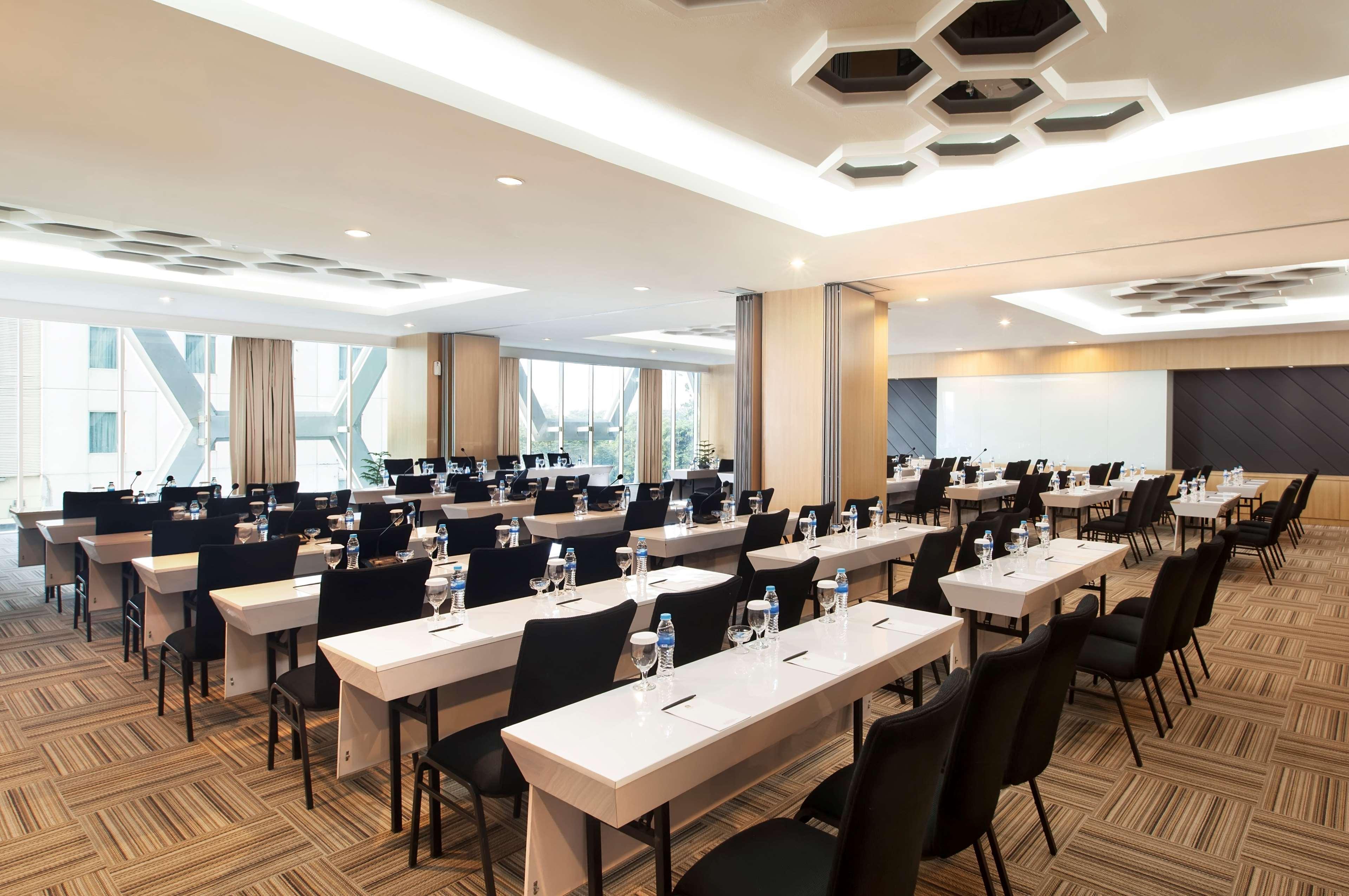 Best Western Premier The Hive Jakarta Exterior photo