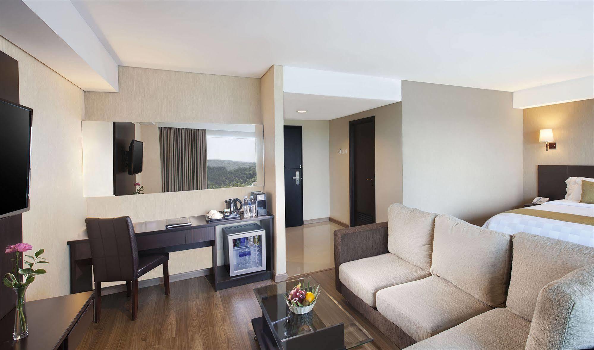 Best Western Premier The Hive Jakarta Exterior photo